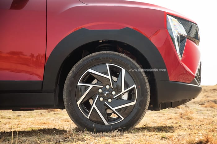 Mahindra XUV 3XO review - Feature and power packed compact SUV